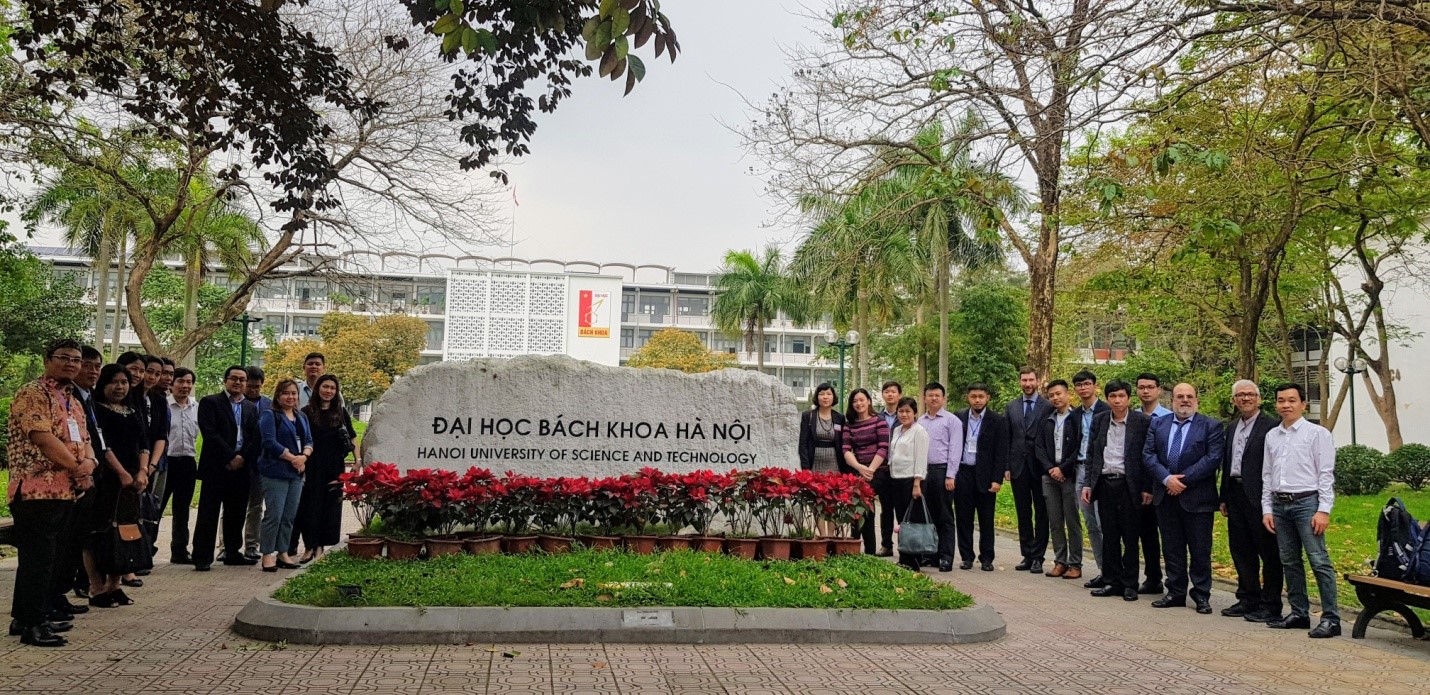 Đại biểu ASEAN thăm trường Đại học Bách khoa Hà nội